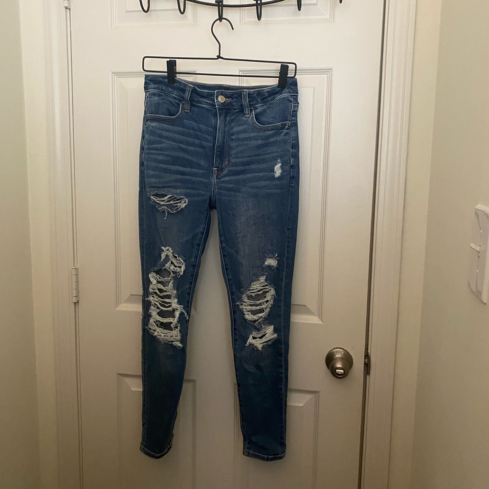 Super Cute Distressed American Eagle Jeggings